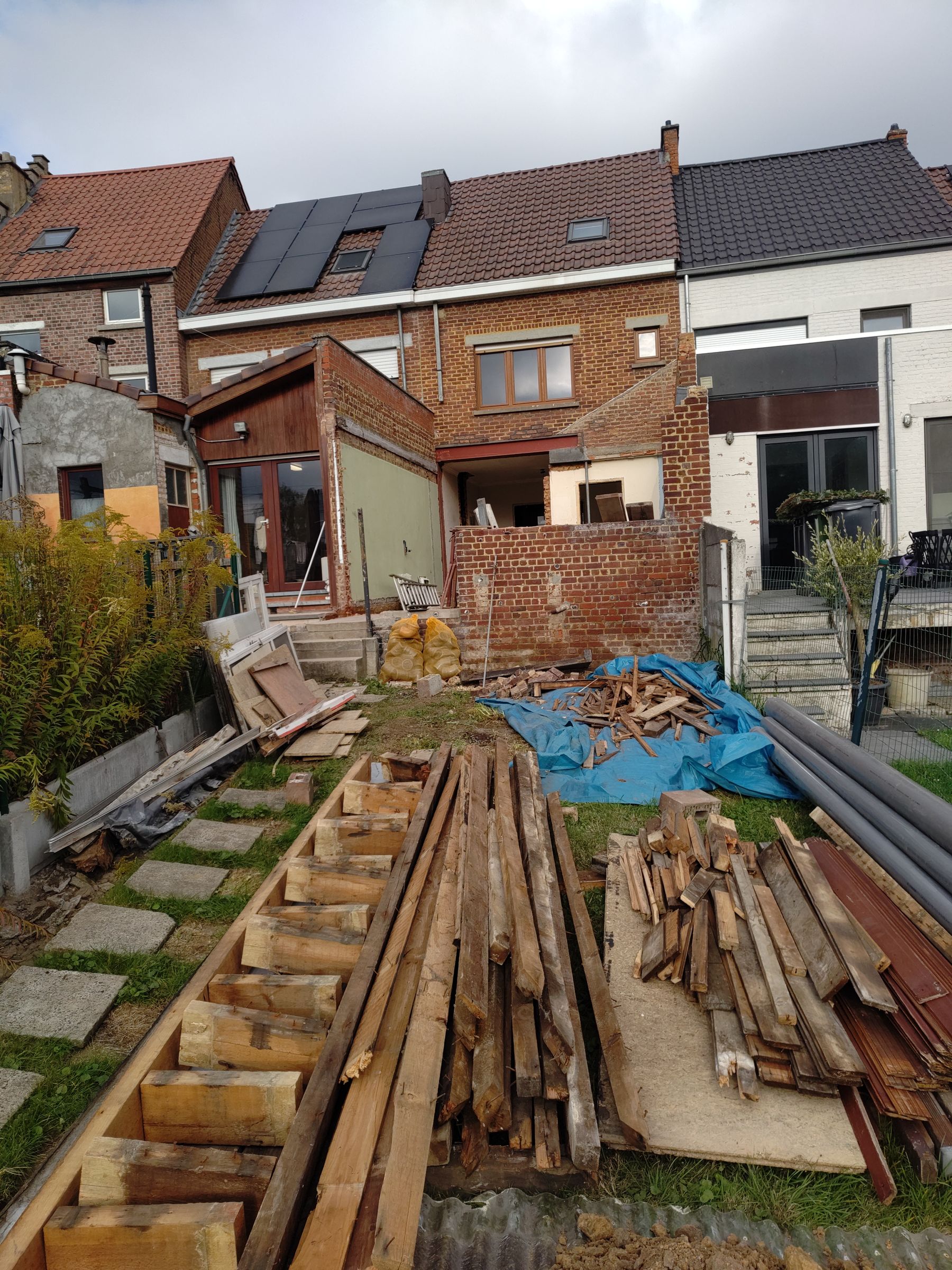 Afbraakwerken oude bijbouw